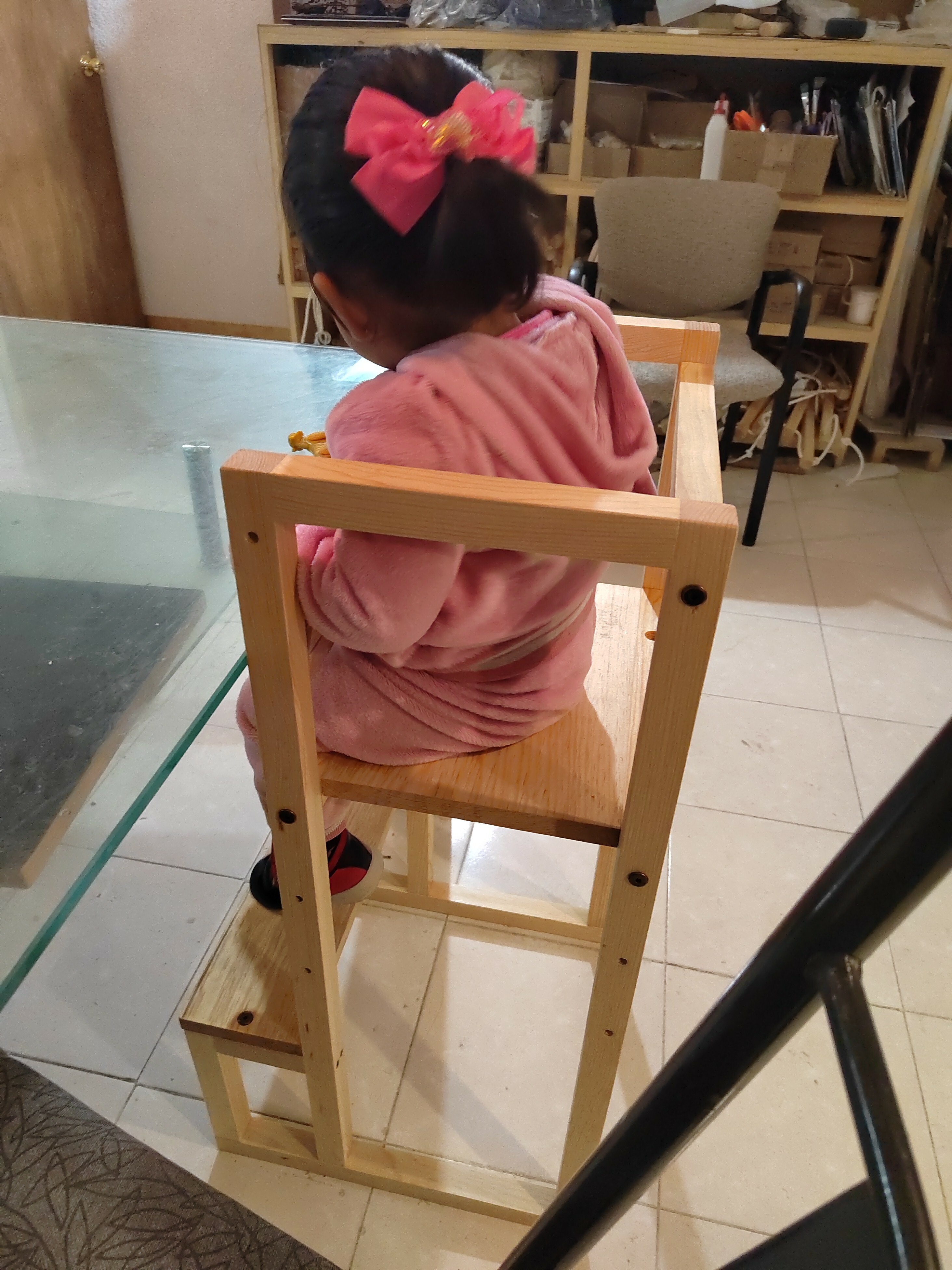 Torre de Aprendizaje 2 en 1: La Clave para Fomentar la Autonomía en la Cocina